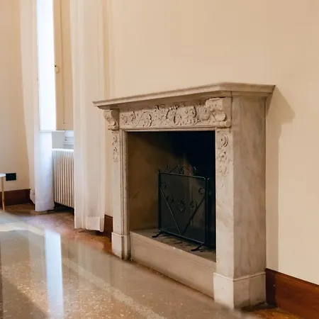 Private Parking Centro Storico: L'Affresco Apartment Bologna Exterior photo