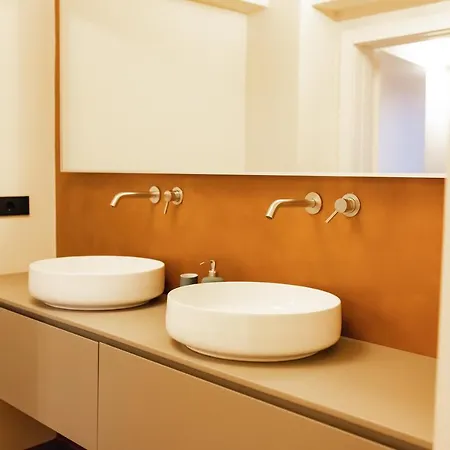 Private Parking Centro Storico: L'Affresco Apartment Bologna Exterior photo